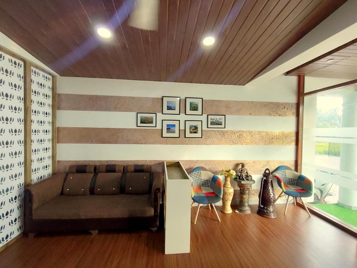 Lotus Hotel Nagaon Beach Alibág Kültér fotó